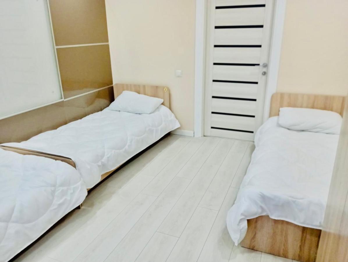 Like Home Hostel Na Shevchenko, 162Б Alma-Ata Exteriör bild
