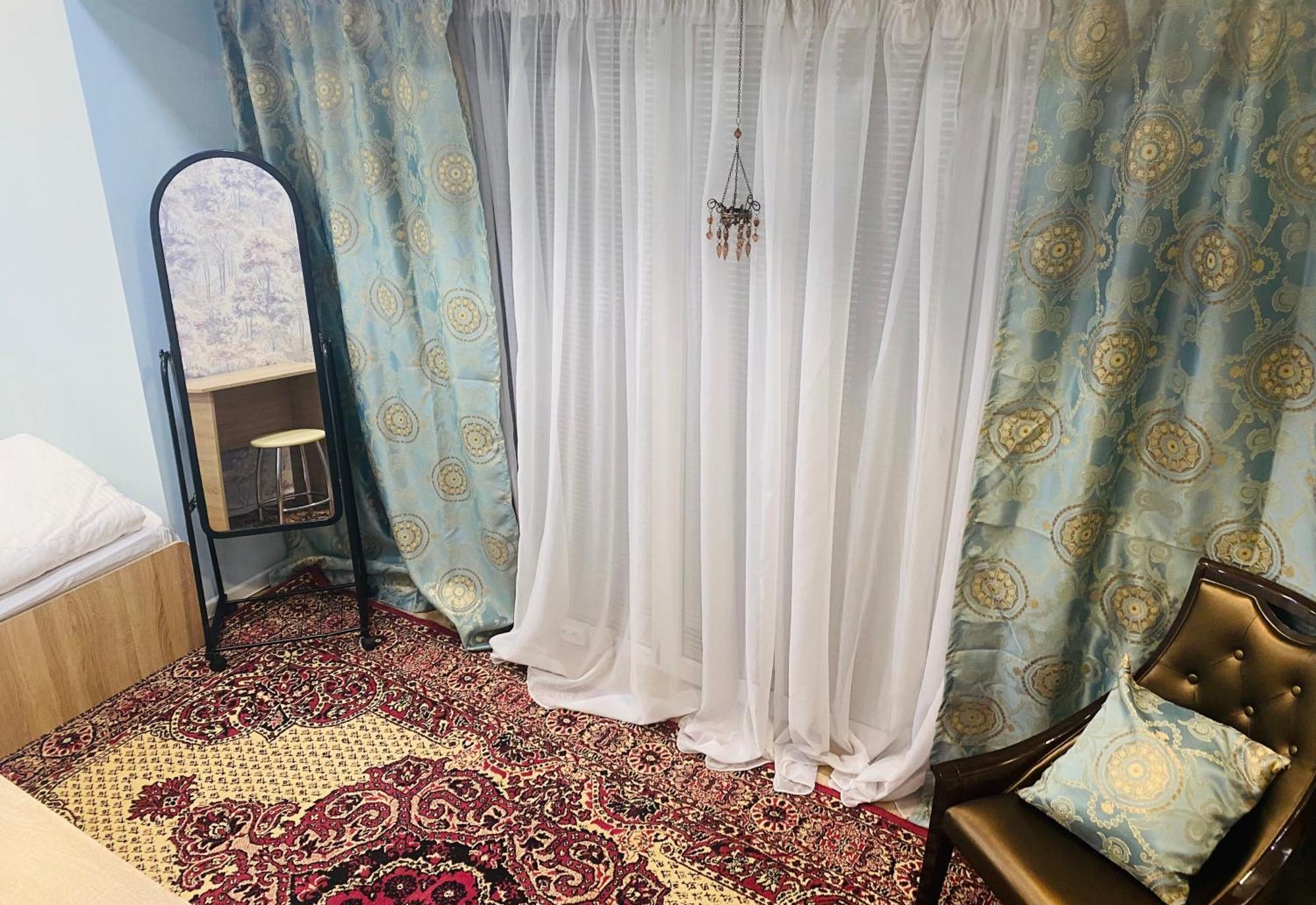 Like Home Hostel Na Shevchenko, 162Б Alma-Ata Exteriör bild